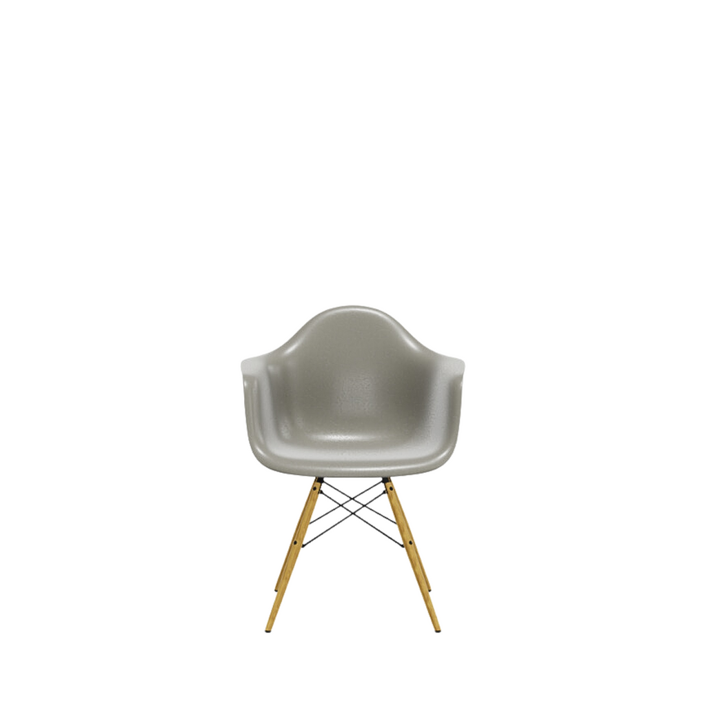 Eames Fiberglass Chair DAW