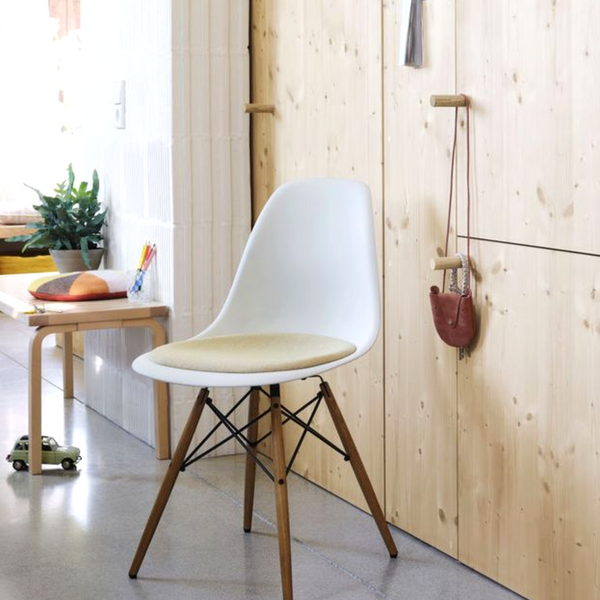 Eames Plastic Chair DSW / Golden maple / Basic dark