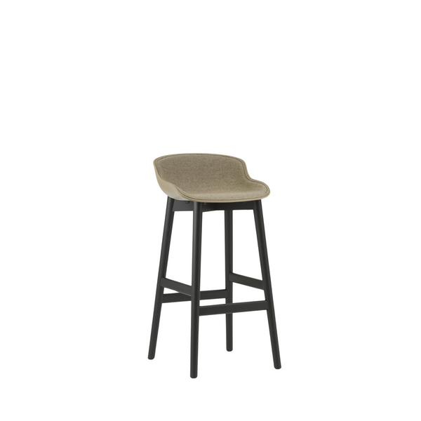 Hyg Barstool - front upholstered / Black / Fabric Kvadrat Remix 3 433