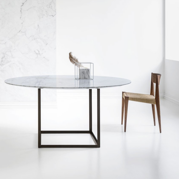 Jewel Table Round - Black / White Carrara Marble