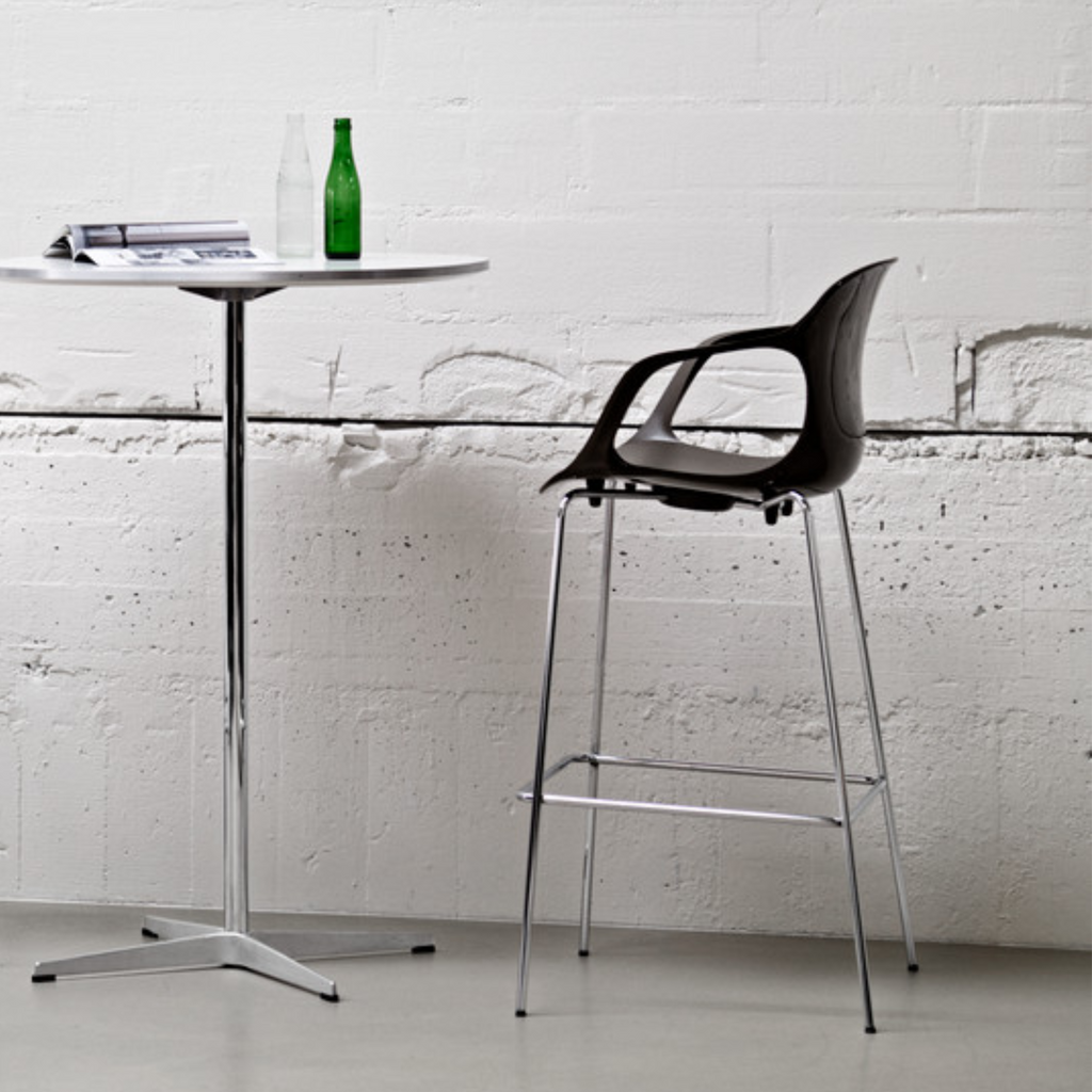 KS69 - Nap Bar Stool with armrests