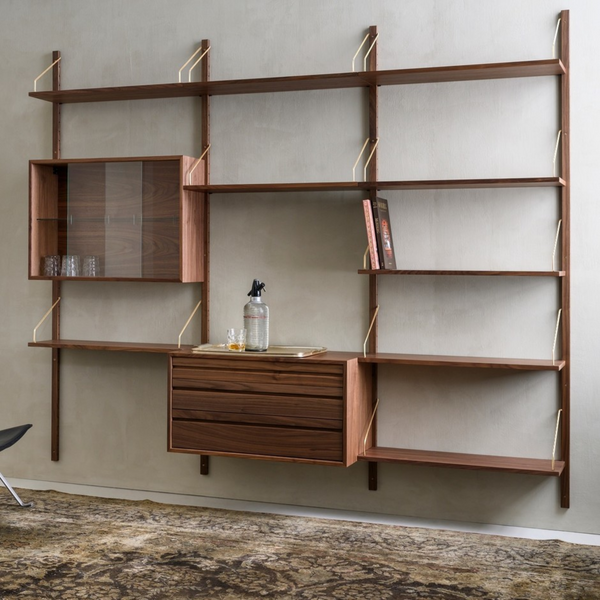 Royal System shelving / Brass / Smoked oak