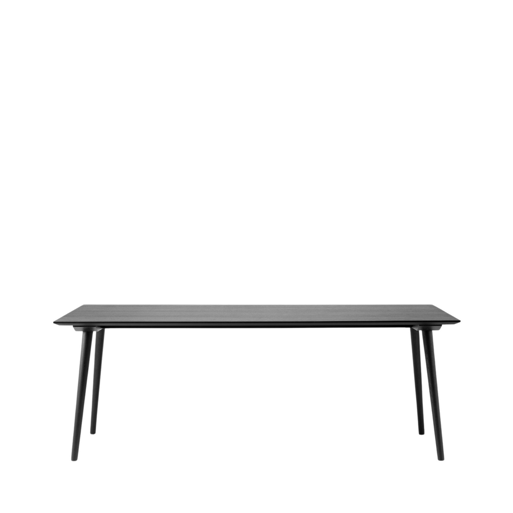 SK5 - In Between dining table