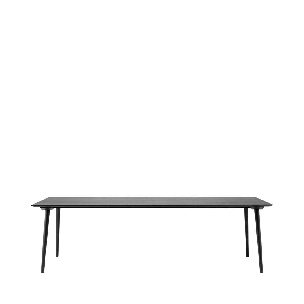 SK6 - In Between dining table