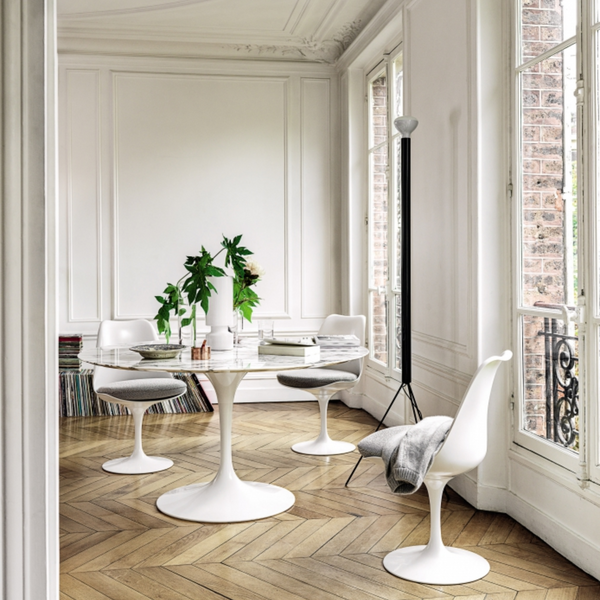 Saarinen Oval Dining Table 244 / White / Statuarietto marble Coated