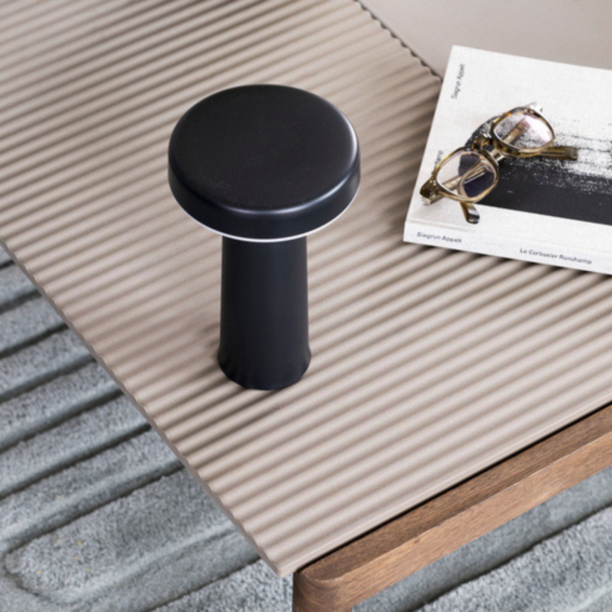Ease Portable Lamp / Black