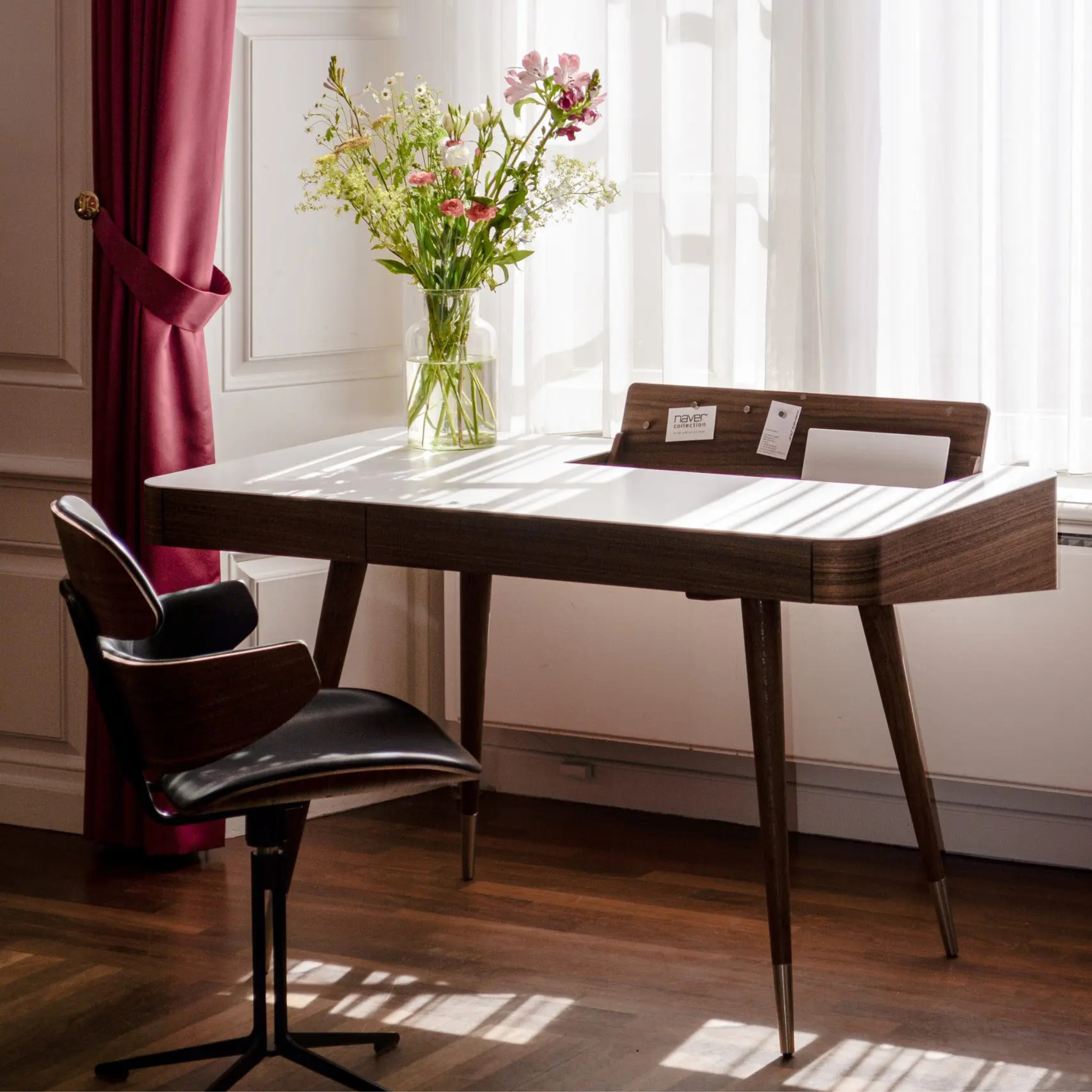 AK 1330 - Desk / Walnut