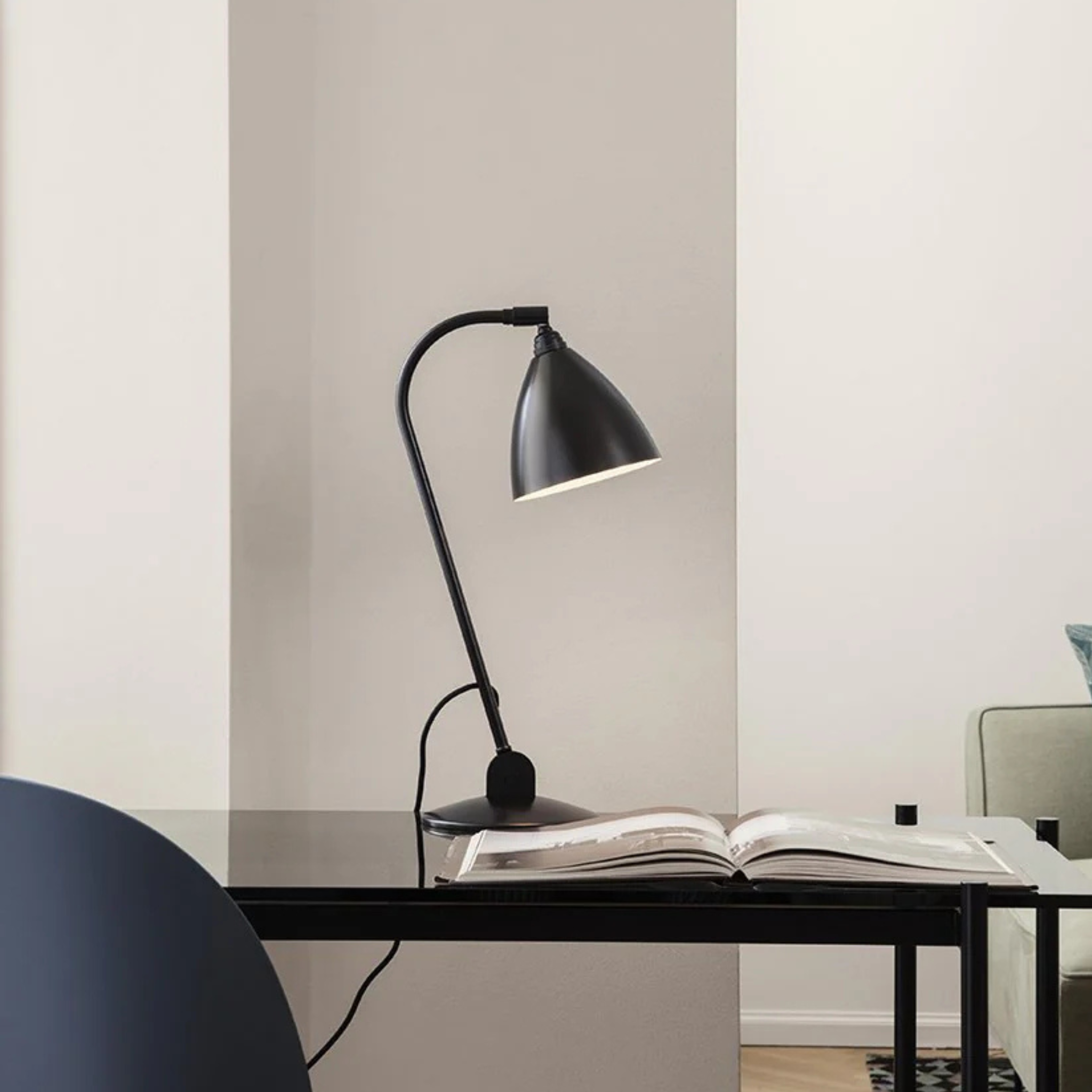 BL2 Table Lamp / Brass / Soft black semi matt