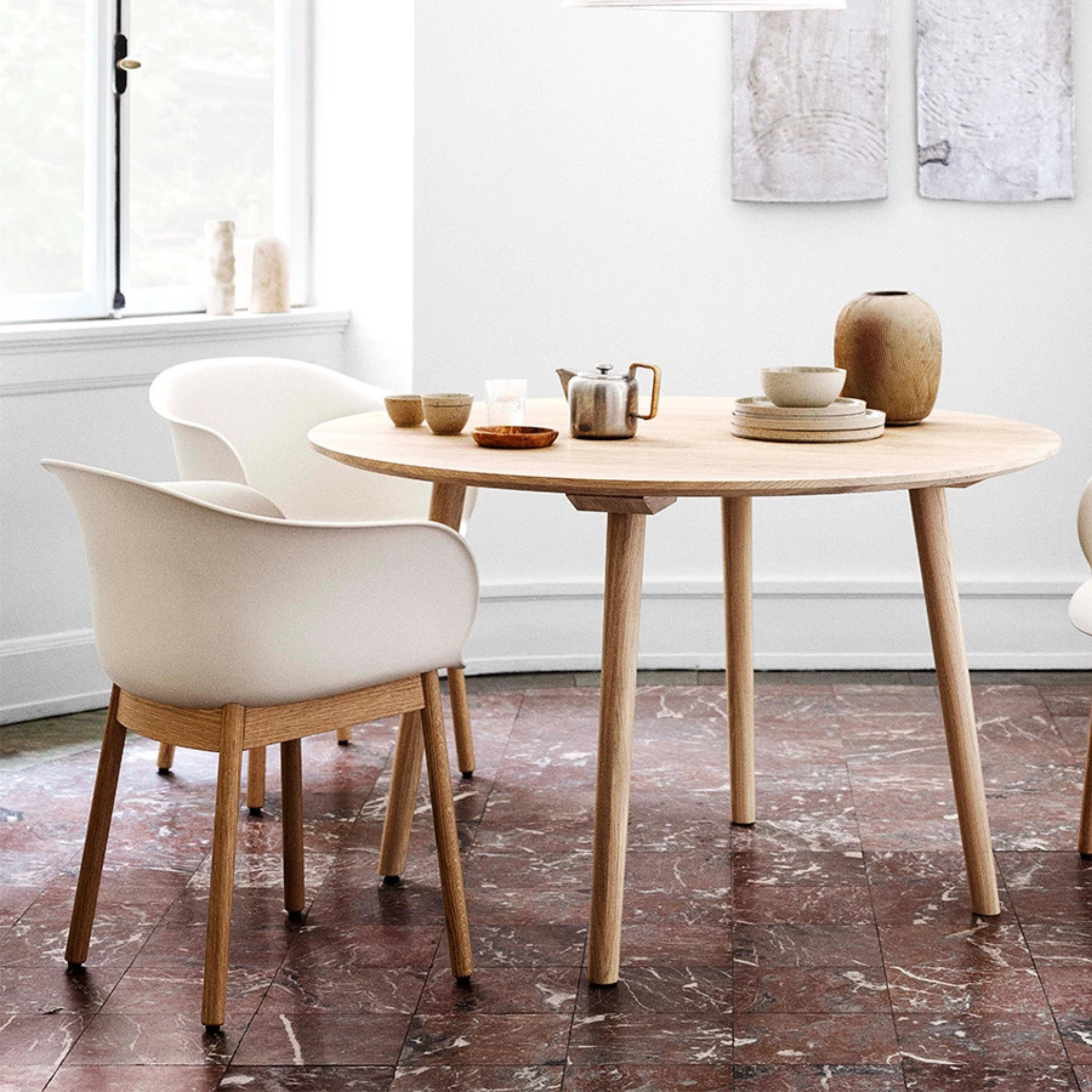 SK4 - In Between dining table